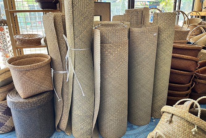 เสื่อกระจูด ผลิตภัณฑ์จักสาน กระจูดสาน สาดจูด